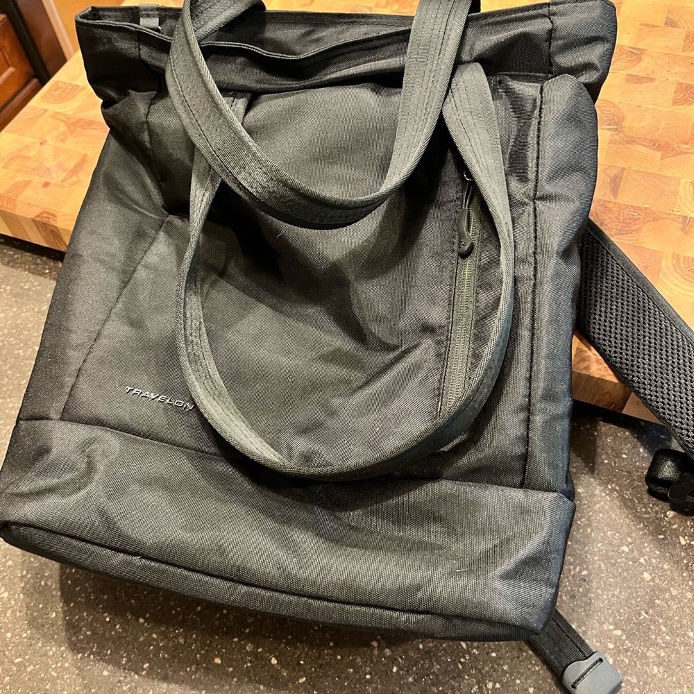 Travelon theft-resistant laptop tote / convertible backpack